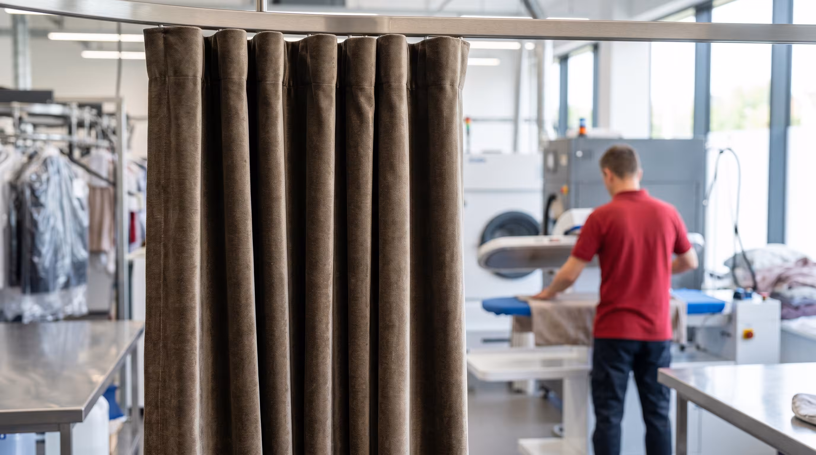 Hemijski tretman draperije za uklanjanje dubinskih nečistoća
